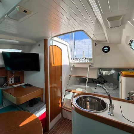 Hotel na wodzie Jeanneau Sun Way 25